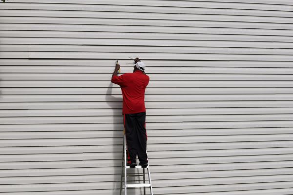 Loose Siding Repair in Antioch